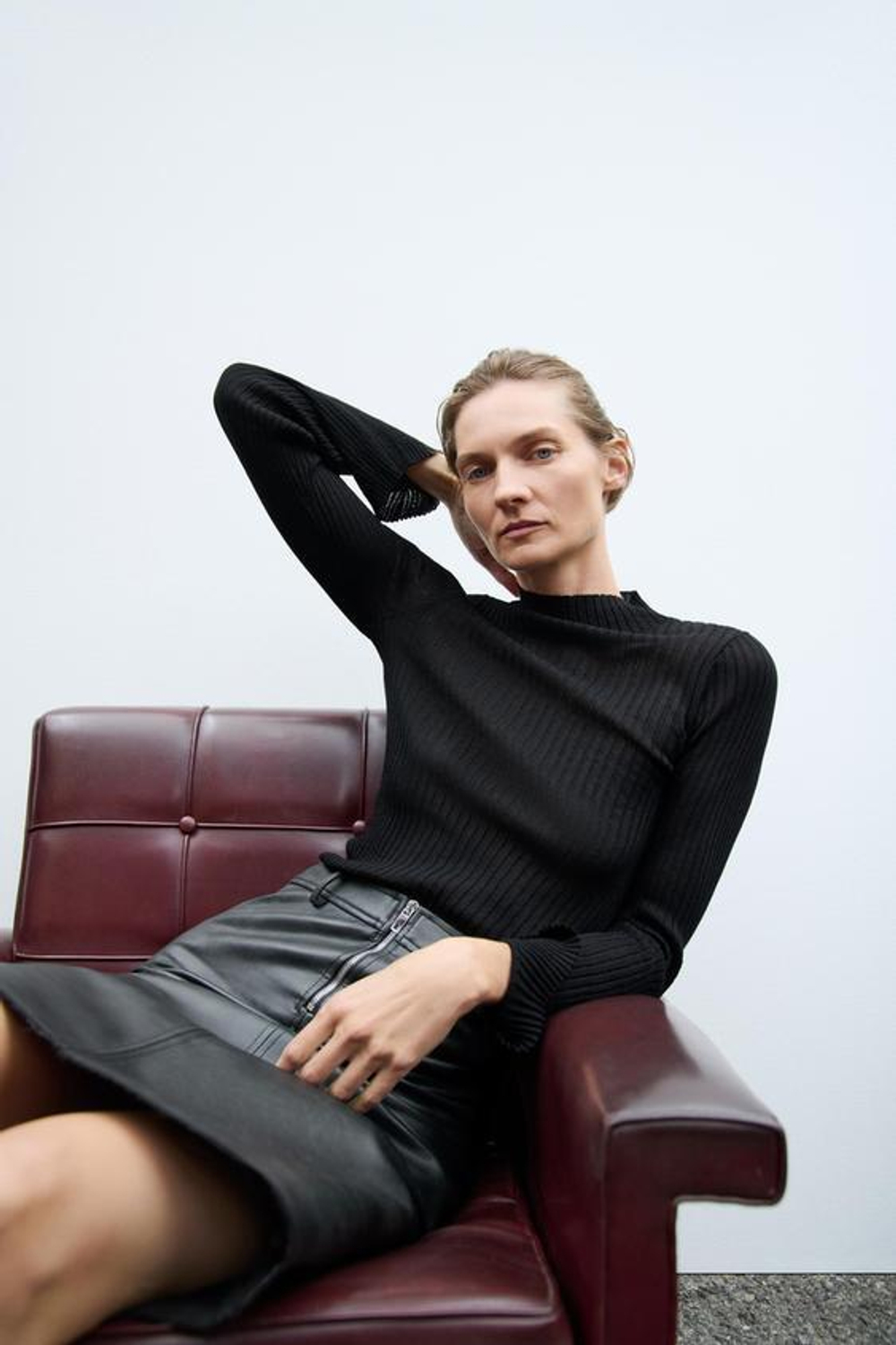 ZARA СВИТЕР ИЗ ТОНКОГО ТРИКОТАЖА В РУБЧИК, ЧЕРНЫЙ