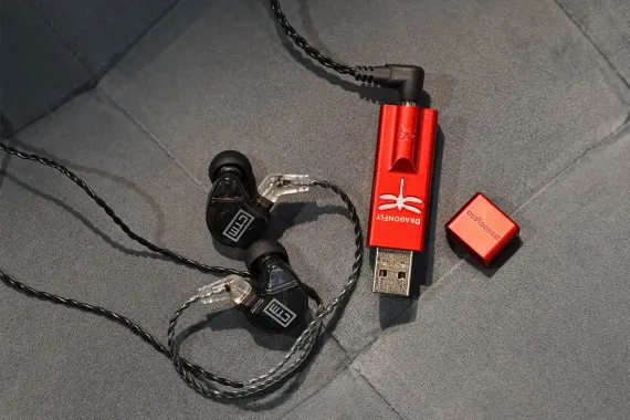 AudioQuest DragonFly Red