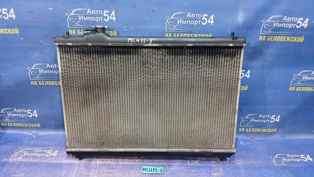 Радиатор двигателя TOYOTA HARRIER 2000