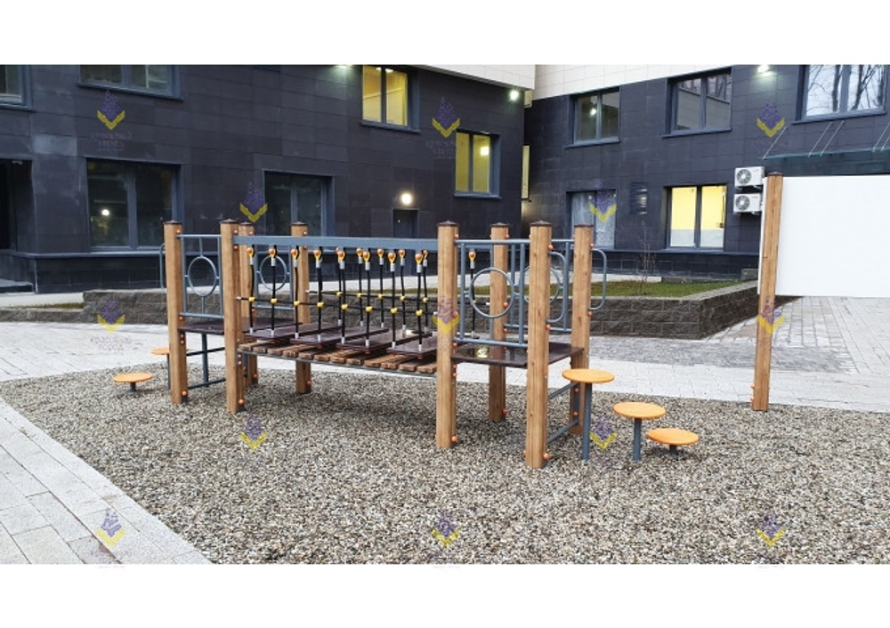 Спортивный комплекс Переправа с качающимся мостиком