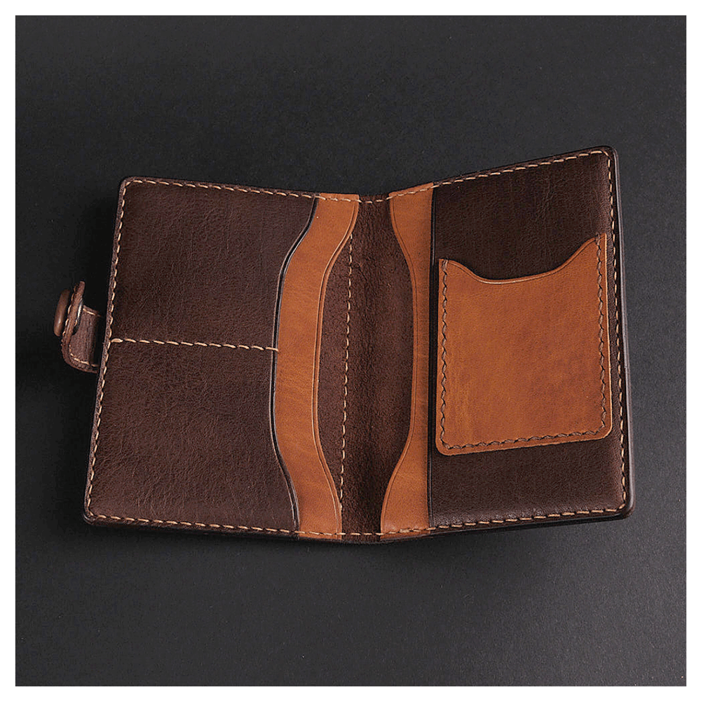 Кожаная обложка на паспорт «Медведь»