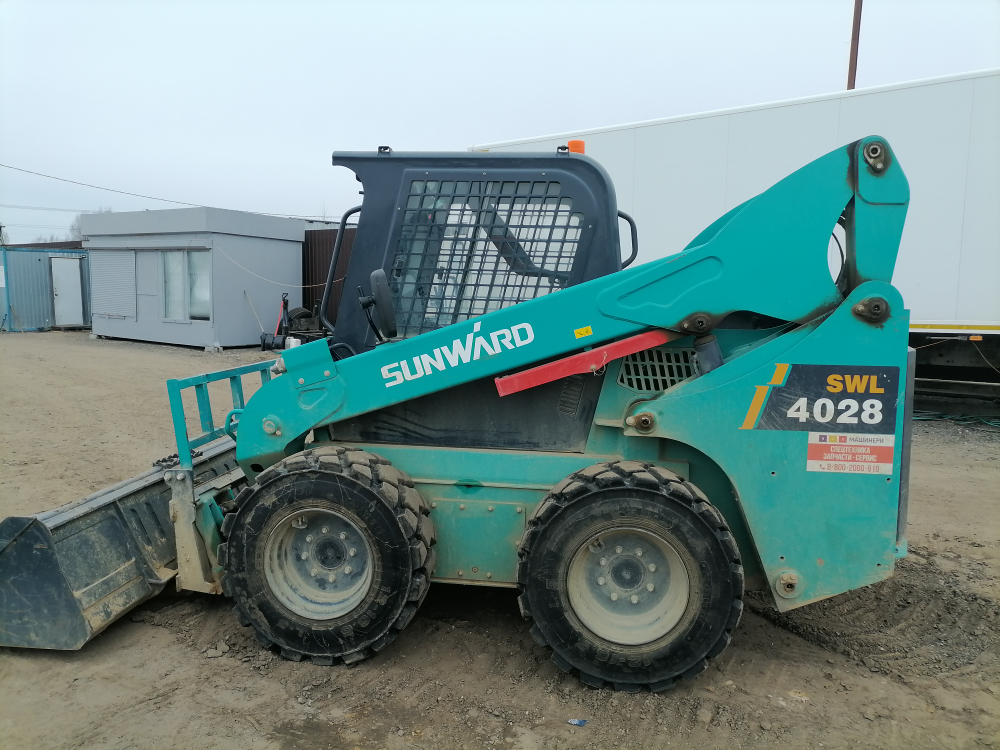SUNWARD SWL* Мини погрузчик SWL4028 (Дизельный, 3,3 л, 74 л.с., АТ)