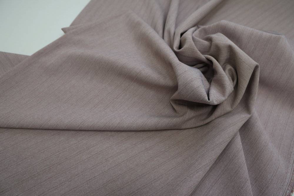 Костюмная стрейч светло-розовая