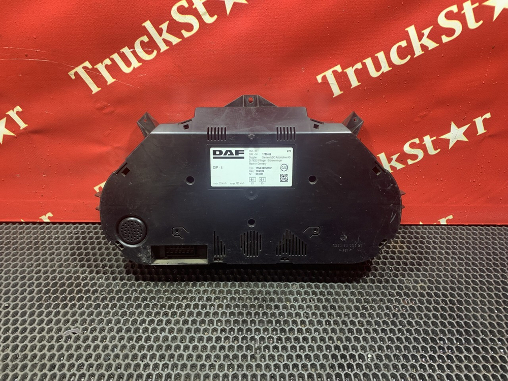 Панель приборов