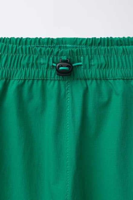 ZARA КОМПЛЕКТ ИЗ ФУТБОЛКИ И ТЕХНИЧЕСКИХ ШОРТ, ЗЕЛЕНЫЙ