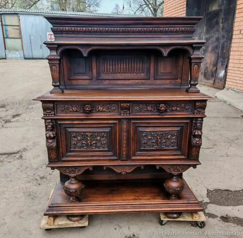 Старинный поставец