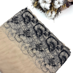 Вышивка на сетке бежевый/черный 27 см