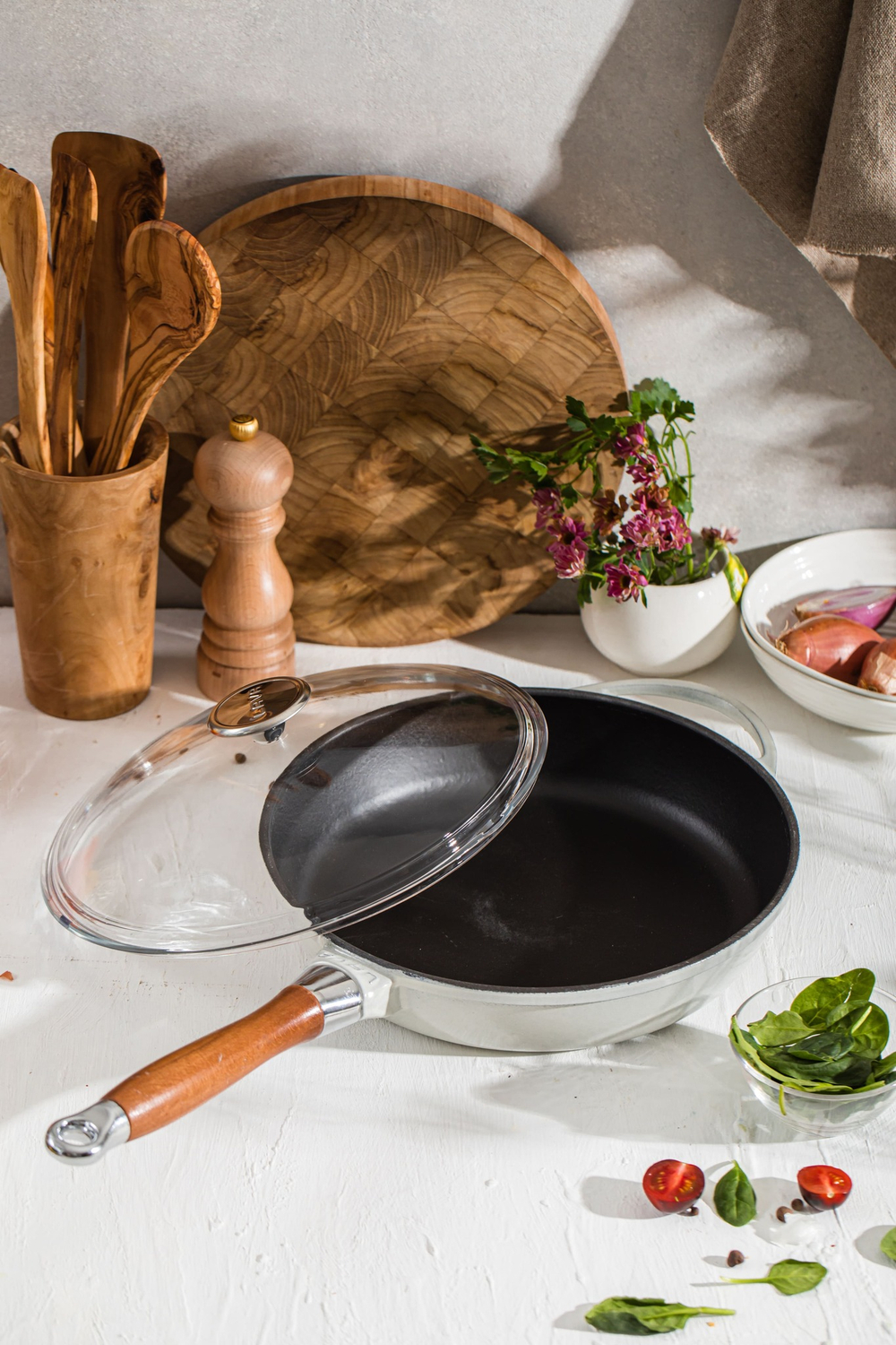 Сковорода с крышкой LAVA 28см 2.8л кремовая