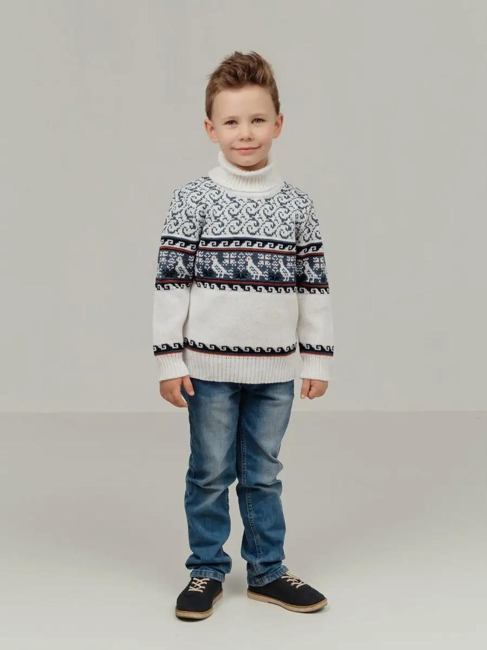 Свитер вязаный с горлом