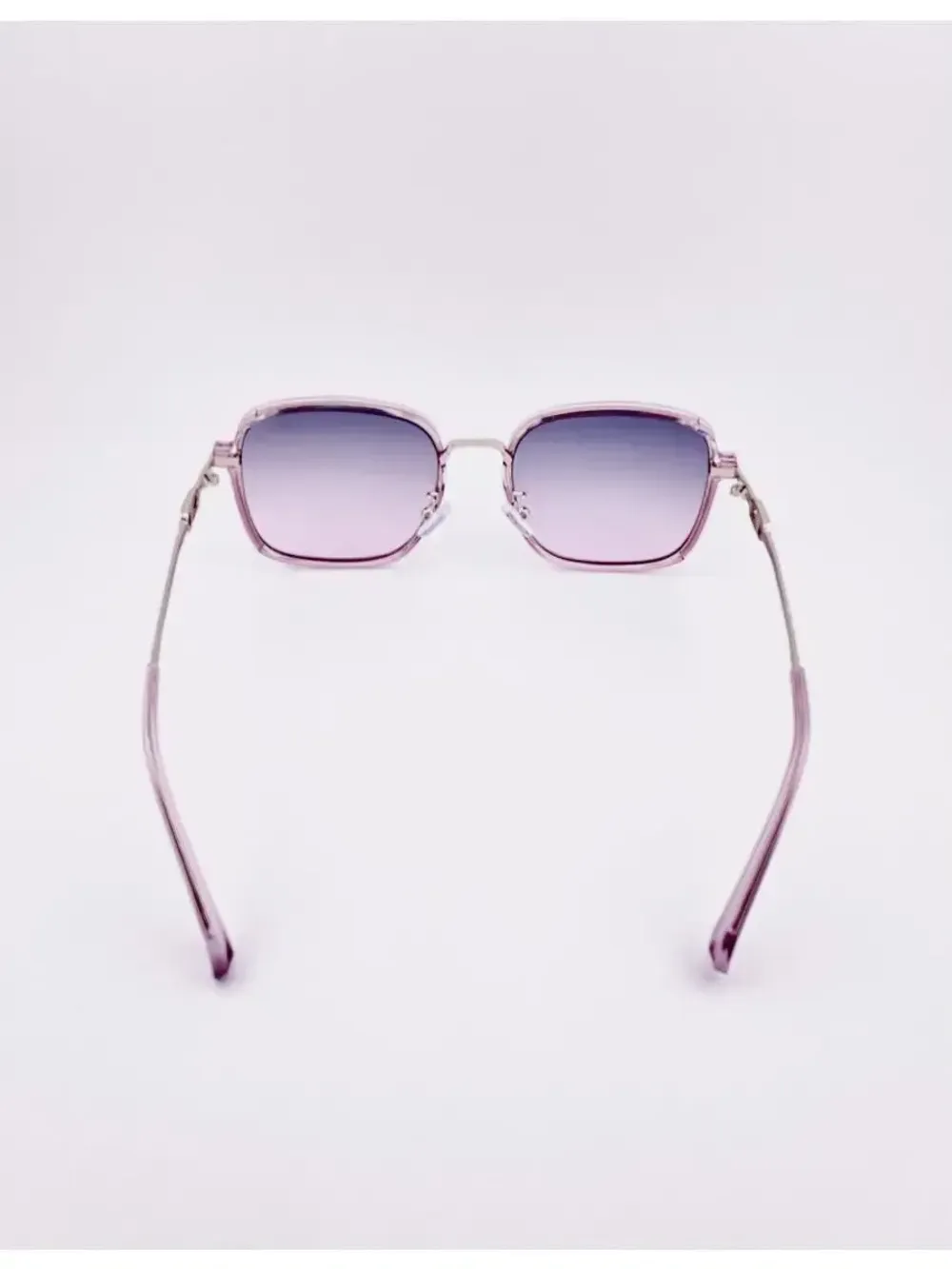 Очки солнцезащитные