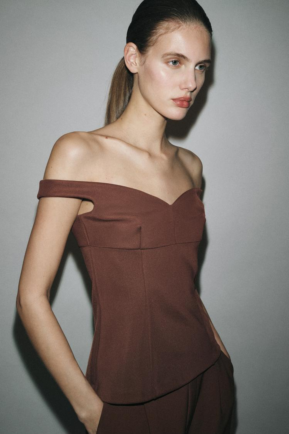 ZARA ТОП С ОТКРЫТЫМИ ПЛЕЧАМИ, ТЕМНО-БОРДОВЫЙ