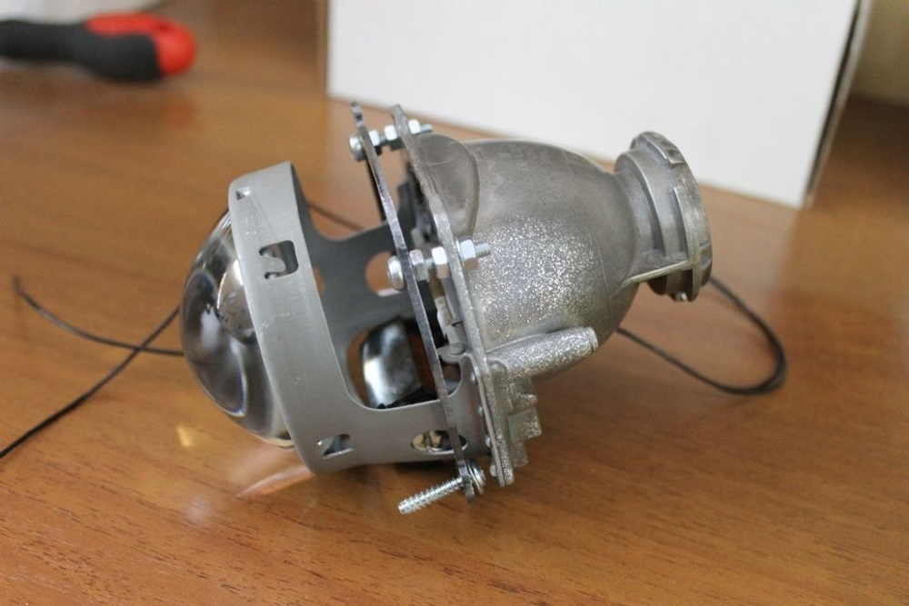 Переходные рамки для Honda CRV IV (2012 - н.в.)/Mitshubishi ASX (2010-2020)/Mazda 3 BM/Honda Civic FB (2012-2015)/Mazda 5 II (2010 - 2015)/Toyota Sienna (2010-2014) Переходные рамки на Hella 3/3R под модуль Hella 3R/Hella 3 (Комплект, 2шт)