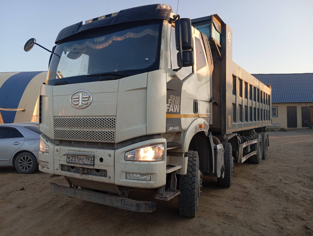 FAW J6 8x4 Самосвал СА3310Р66K24T4E5
