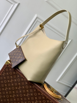 Louis Vuitton Low Key Hobo MM