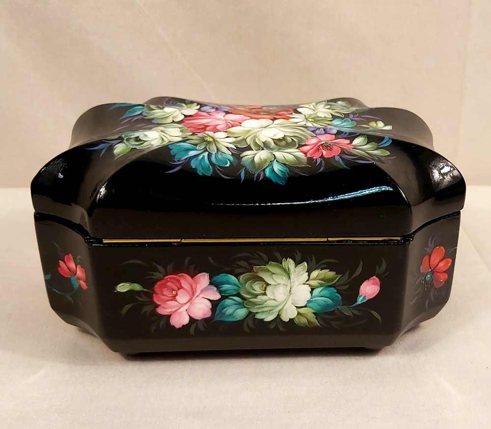 Шкатулка "Цветы на черном" с жостовской росписью