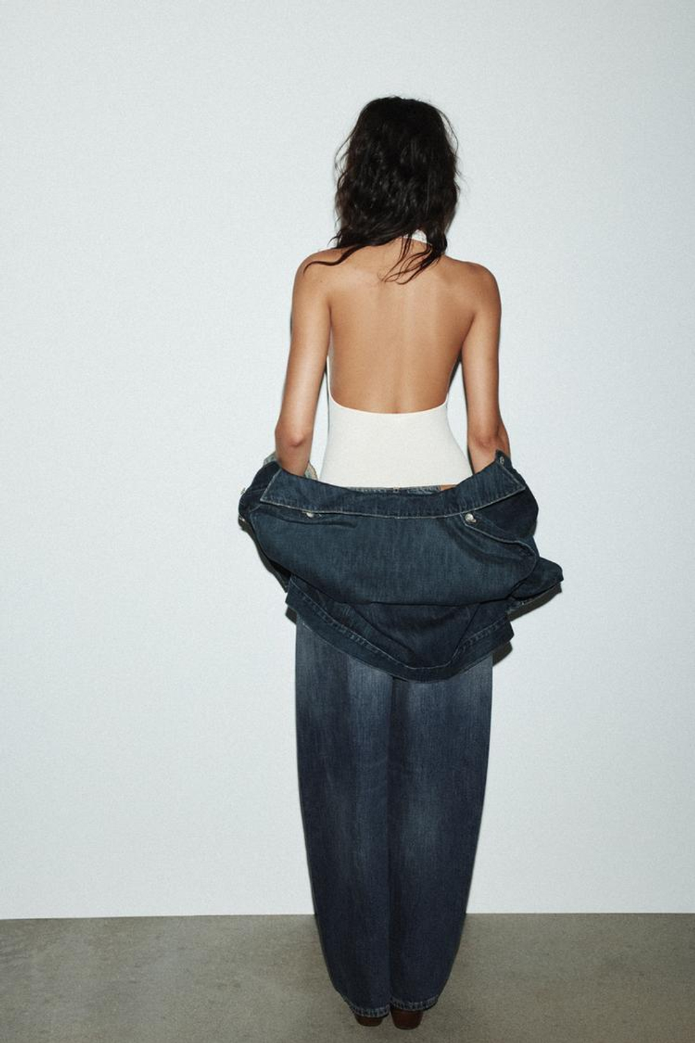 ZARA БЕСШОВНОЕ БОДИ С ГОРЛОВИНОЙ ХАЛТЕР, ЭКРЮ