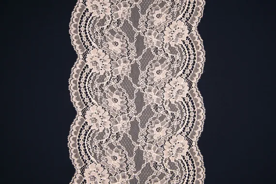 291 Кружево эластичное 19 см, Италия, карамель (телесный)