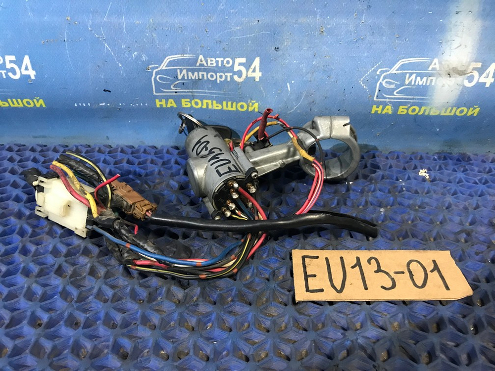 Замок зажигания NISSAN BLUEBIRD 1993