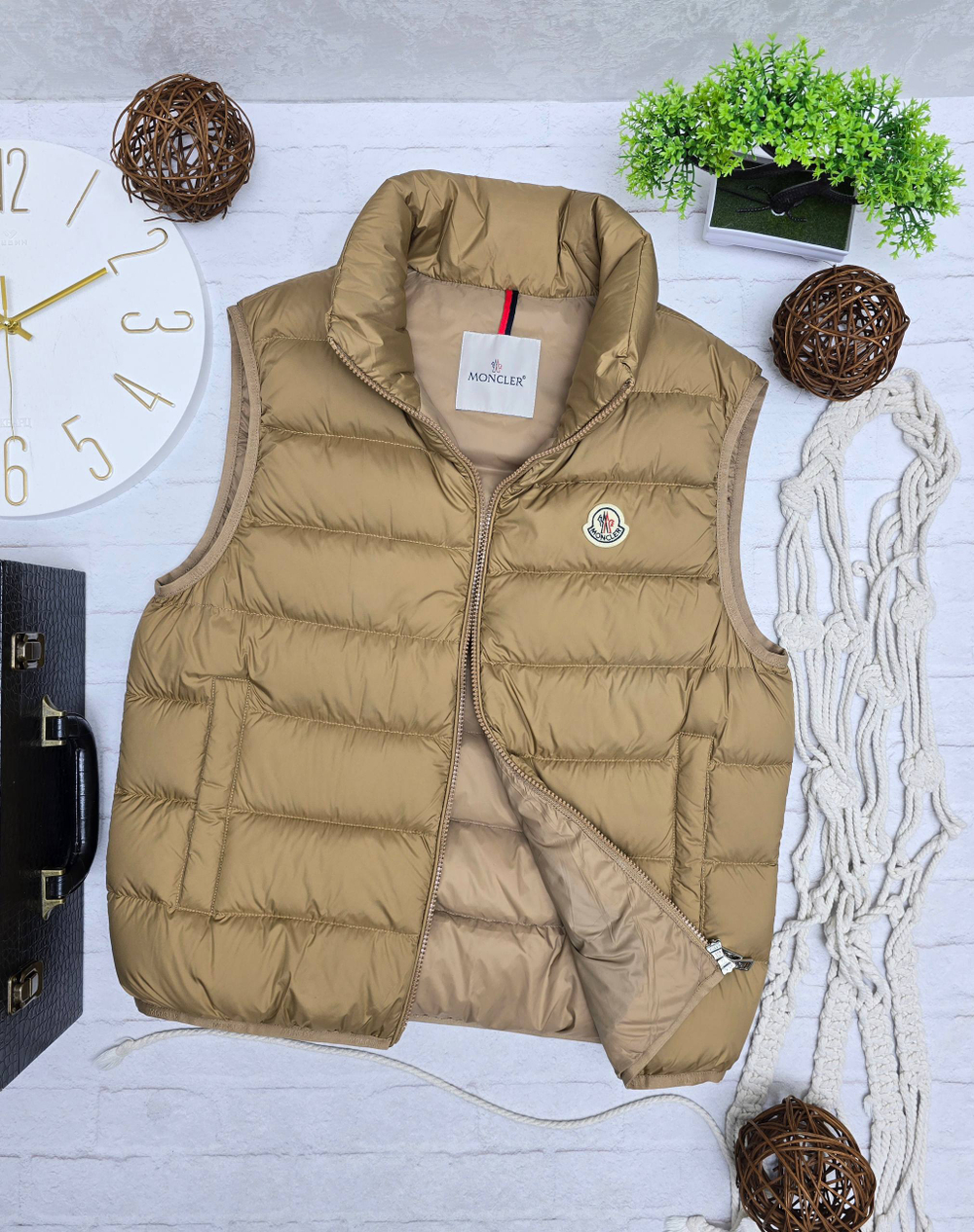 Безрукавка Moncler