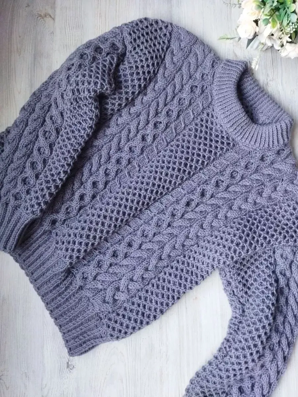 Мужской свитер ручной работы