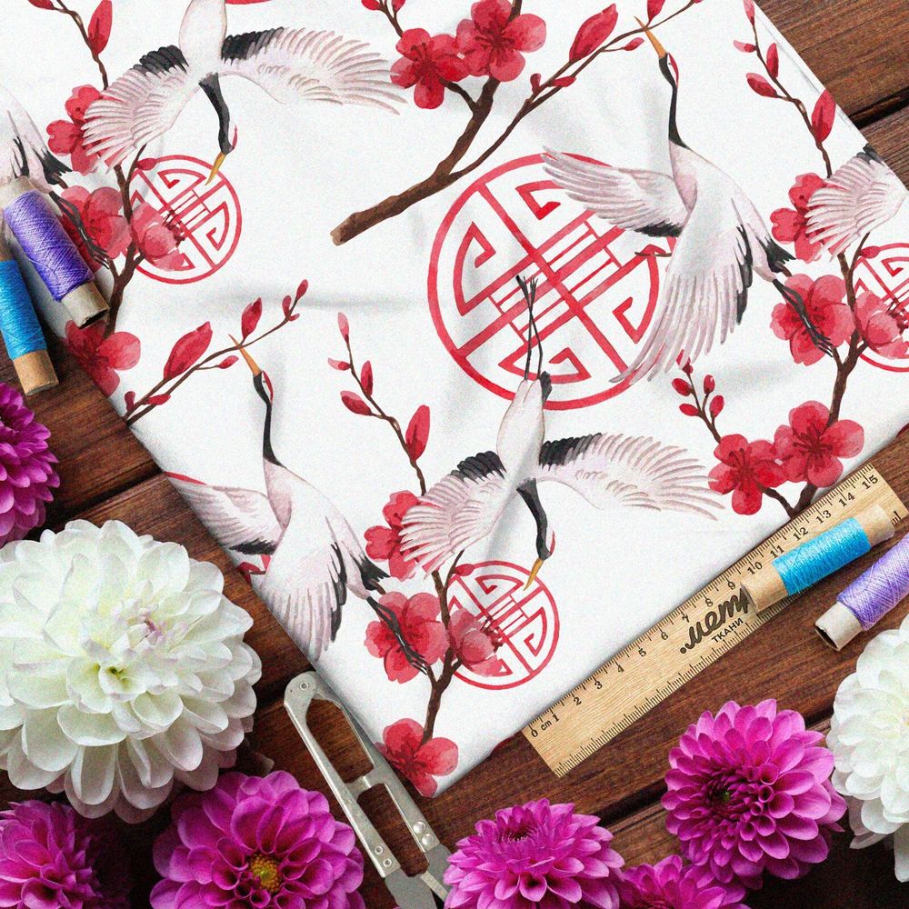 Ткань габардин летящие журавли и цветущая сакура