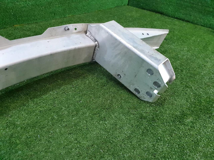 Усилитель передний BMW 3er G20 (2018-н.в.)