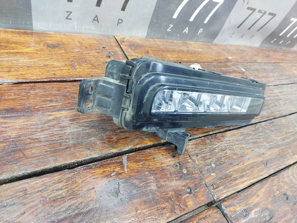 ПТФ передняя правая LED Tank 500 21-нв Б/У Оригинал 4116200XKV3AA