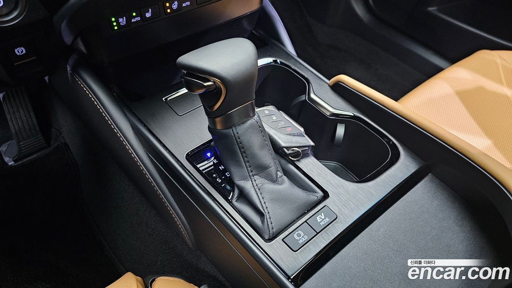 Lexus ES300h 7 Generation Luxury Plus (04.2023)