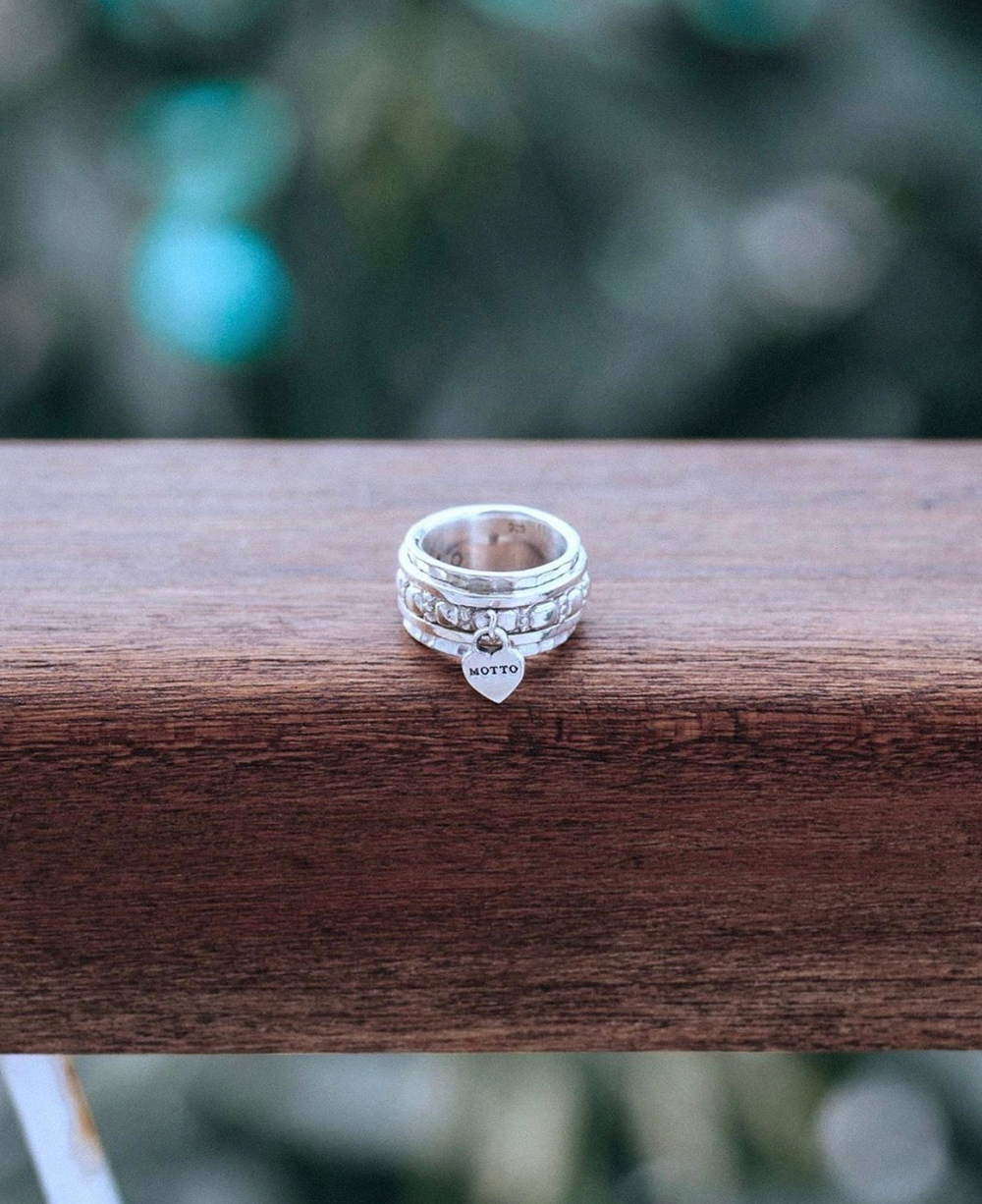 Кольцо «Аморе»