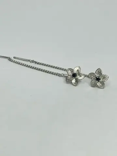 Серебряные серьги протяжки "Цветок"