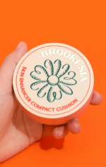 BROOKESIA УВЛАЖНЯЮЩИЙ КУШОН С МИКРОЧАСТИЦАМИ ДЛЯ РОВНОГО ТОНА И СИЯНИЯ, SKIN ENHANCER COMPACT CUSHION GLOW, SPF40+/PA++