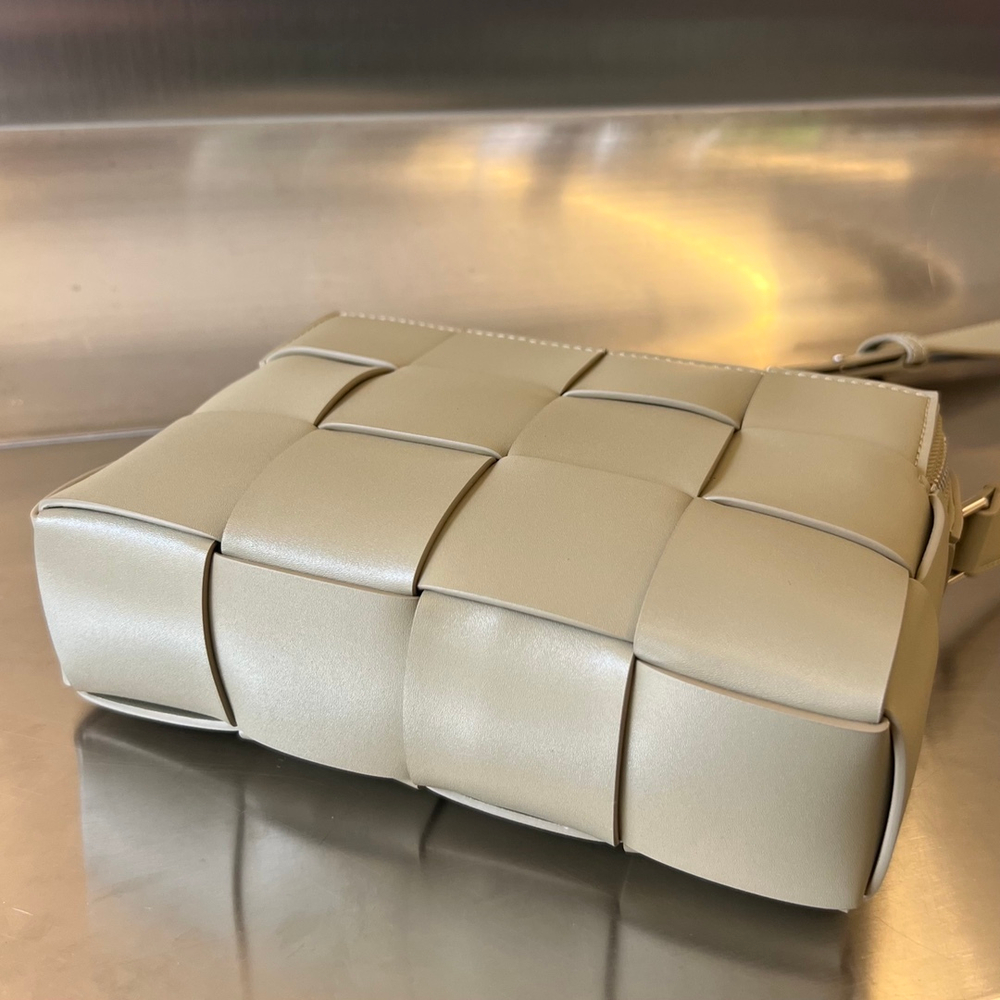 Bottega Veneta Cassette Camera Bag 20 cm