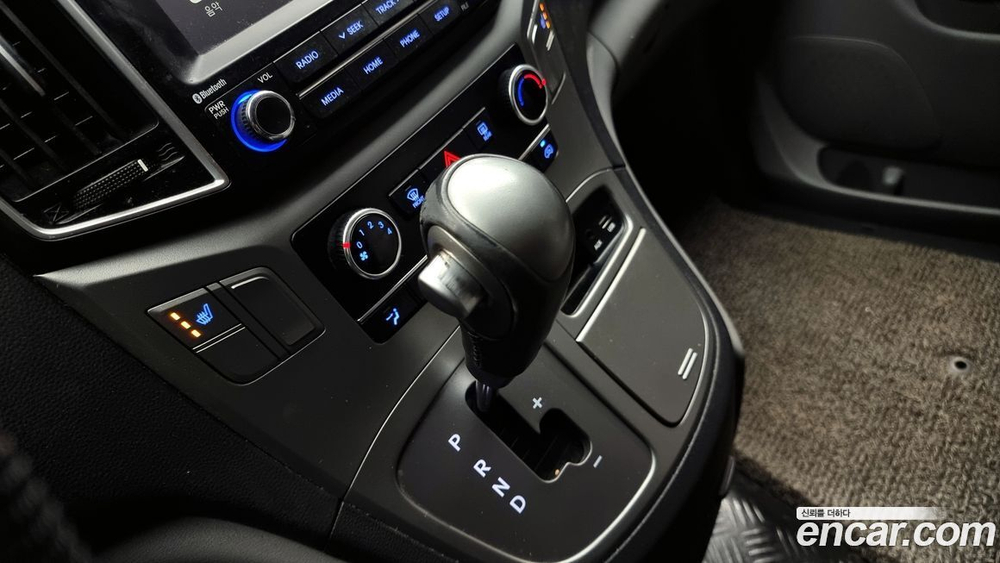 Hyundai The New Grand Starex Van 3-х местный (05.2020)