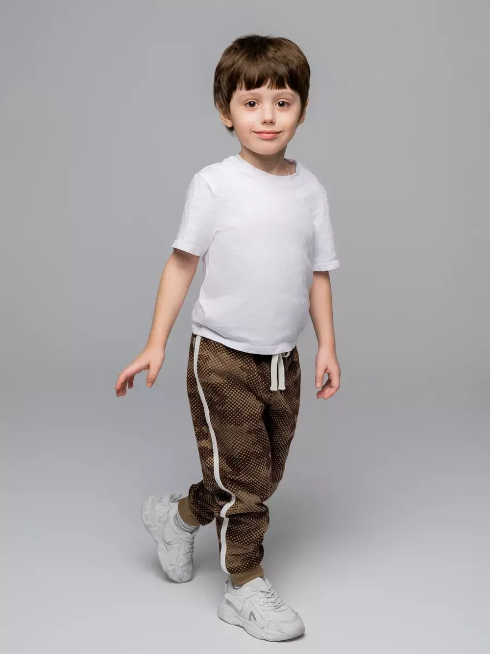 Штаны для мальчика с лампасами