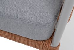 "Диего" кресло плетеное из роупа, каркас алюминий светло-серый (RAL7035) муар, роуп оранжевый меланж круглый, ткань светло-серая