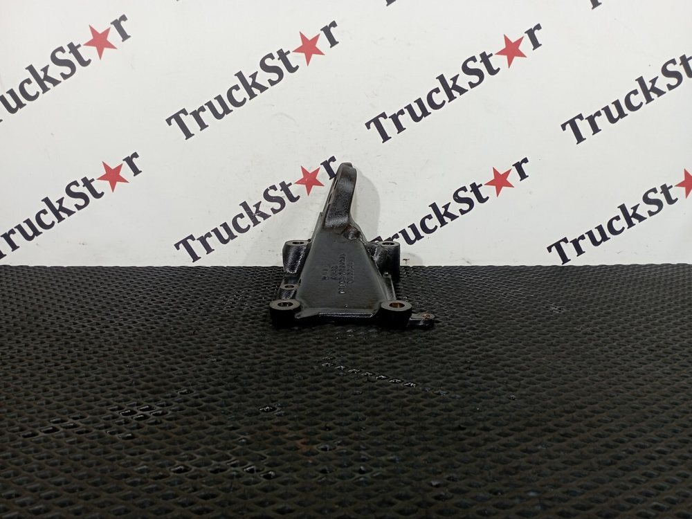 Кронштейн двигателя передний левый