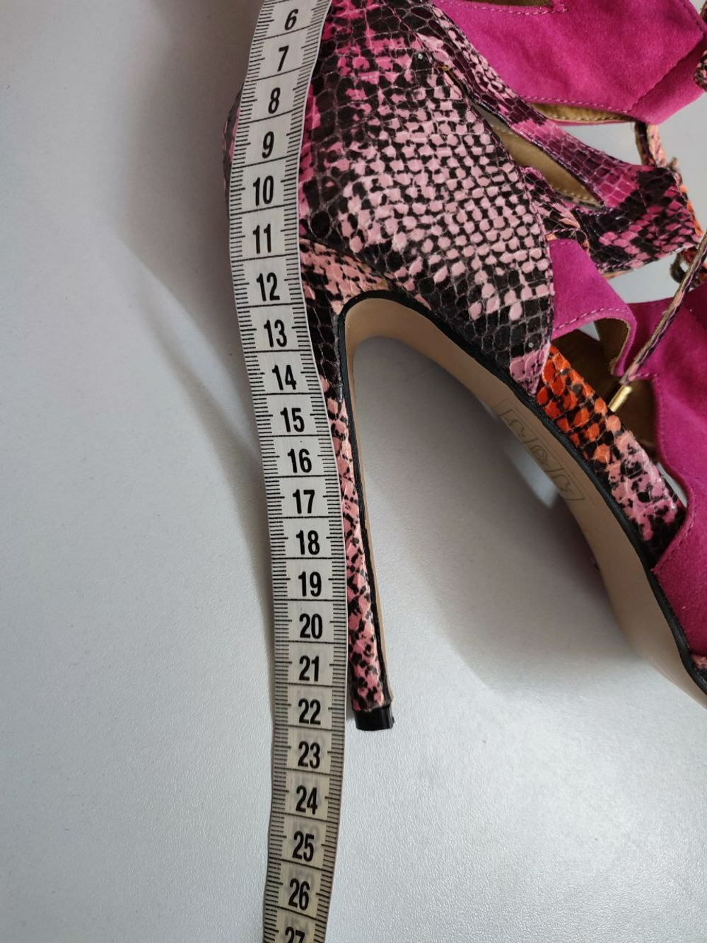 Босоножки Truffle изящные с имитацией кожи рептилии 39 размер