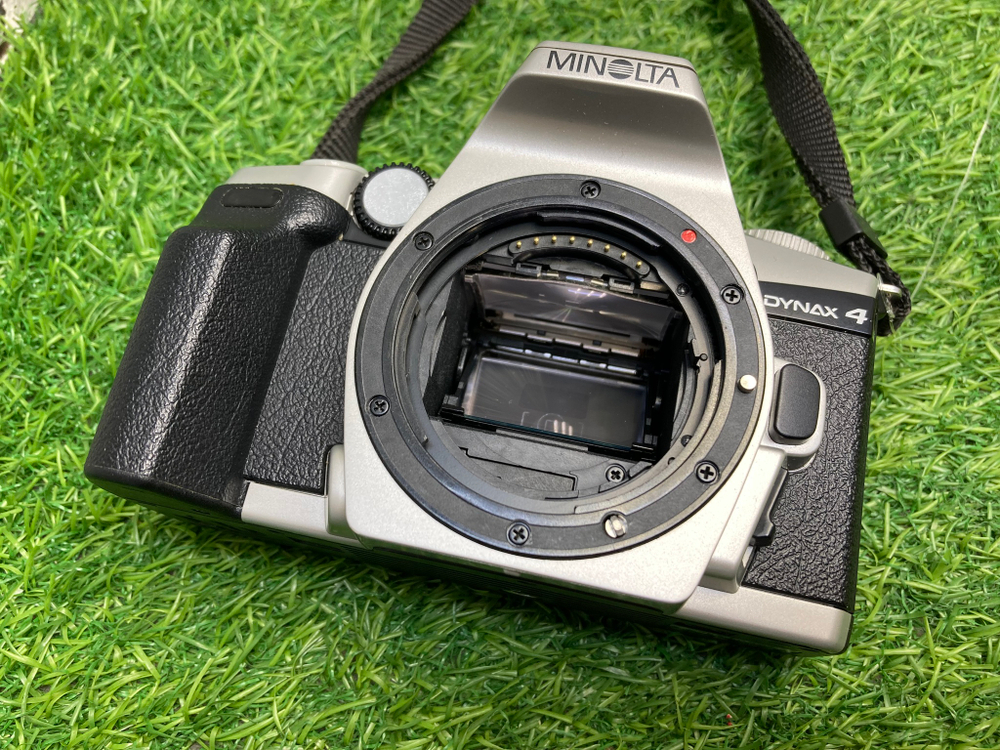 Minolta Dynax 4 + 28-100mm 3.5-5.6D