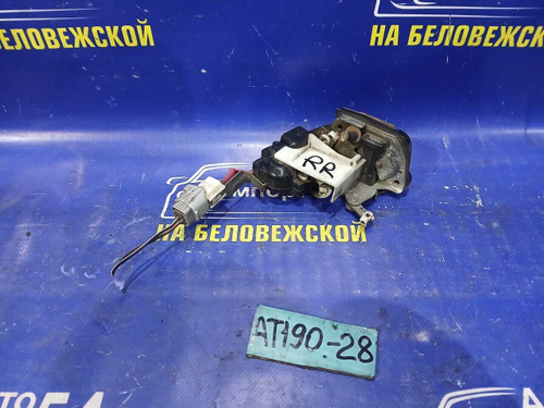 Замок двери задней правой TOYOTA CARINA E 1992