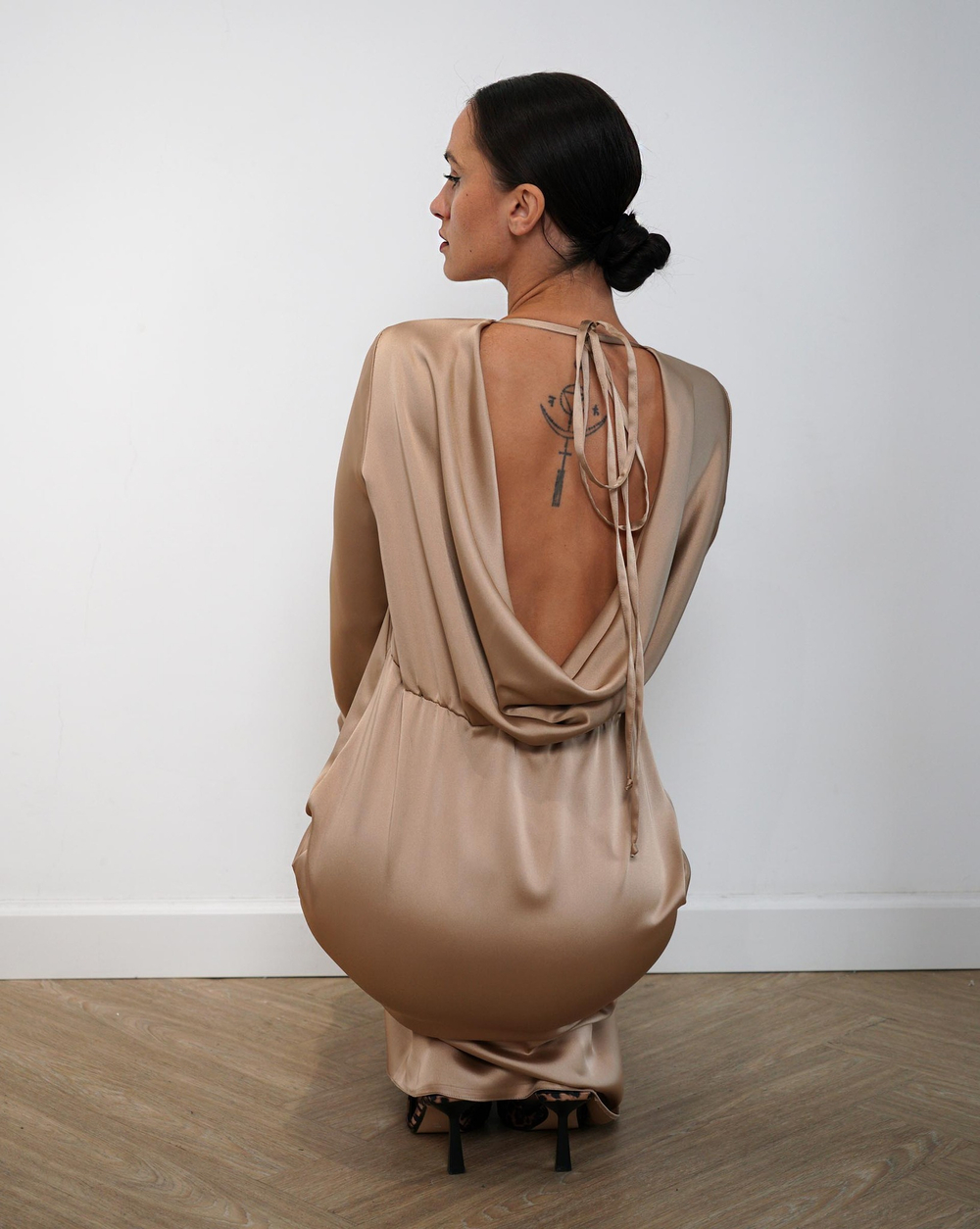 Платье "Утонченная" в песочном