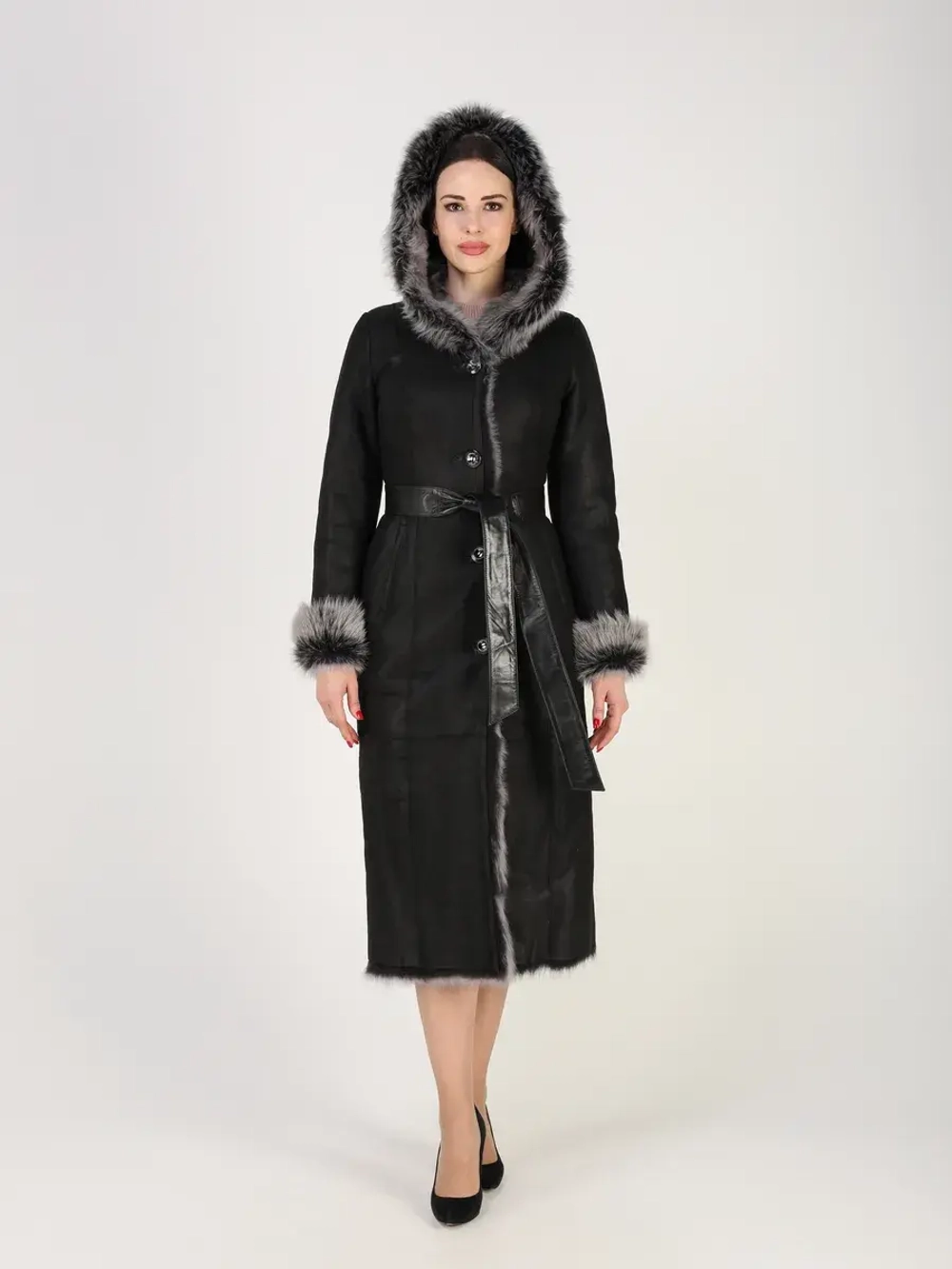 Дубленка зимняя натуральная с капюшоном длинная и теплая