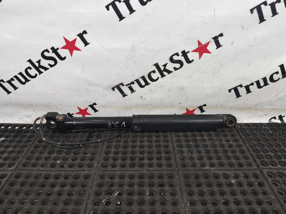 Цилиндр подъема кабины 2017г.