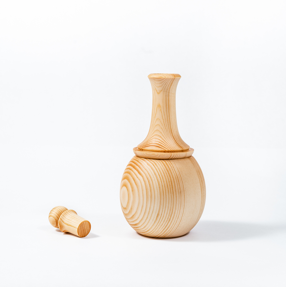 Деревянный графин из сибирского кедра GR1