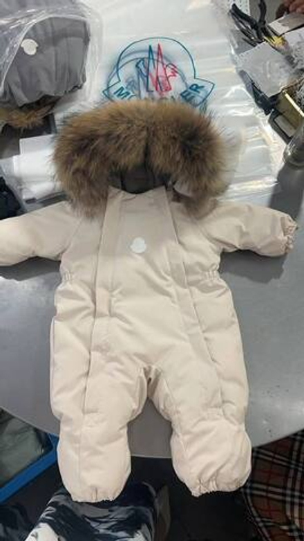 Комбинезон Moncler для самых маленьких