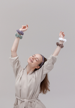 Резинка сатиновая для волос Luxberry в ассортименте