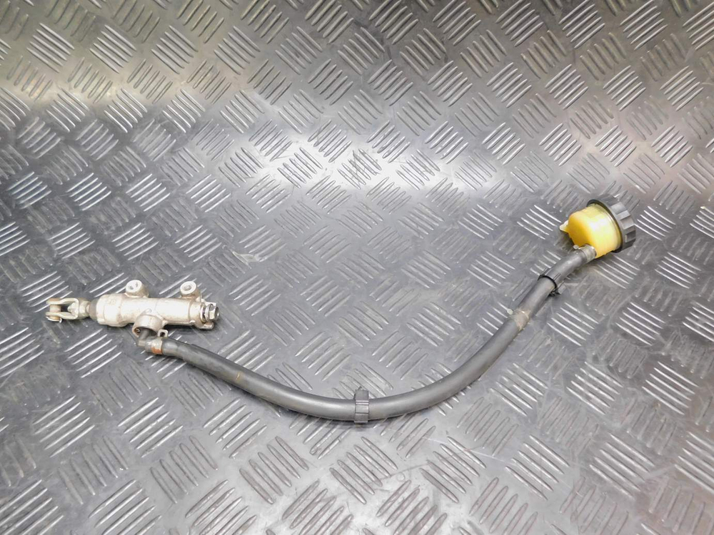 Цилиндр заднего тормоза Kawasaki Ninja 400R ER400B 052380