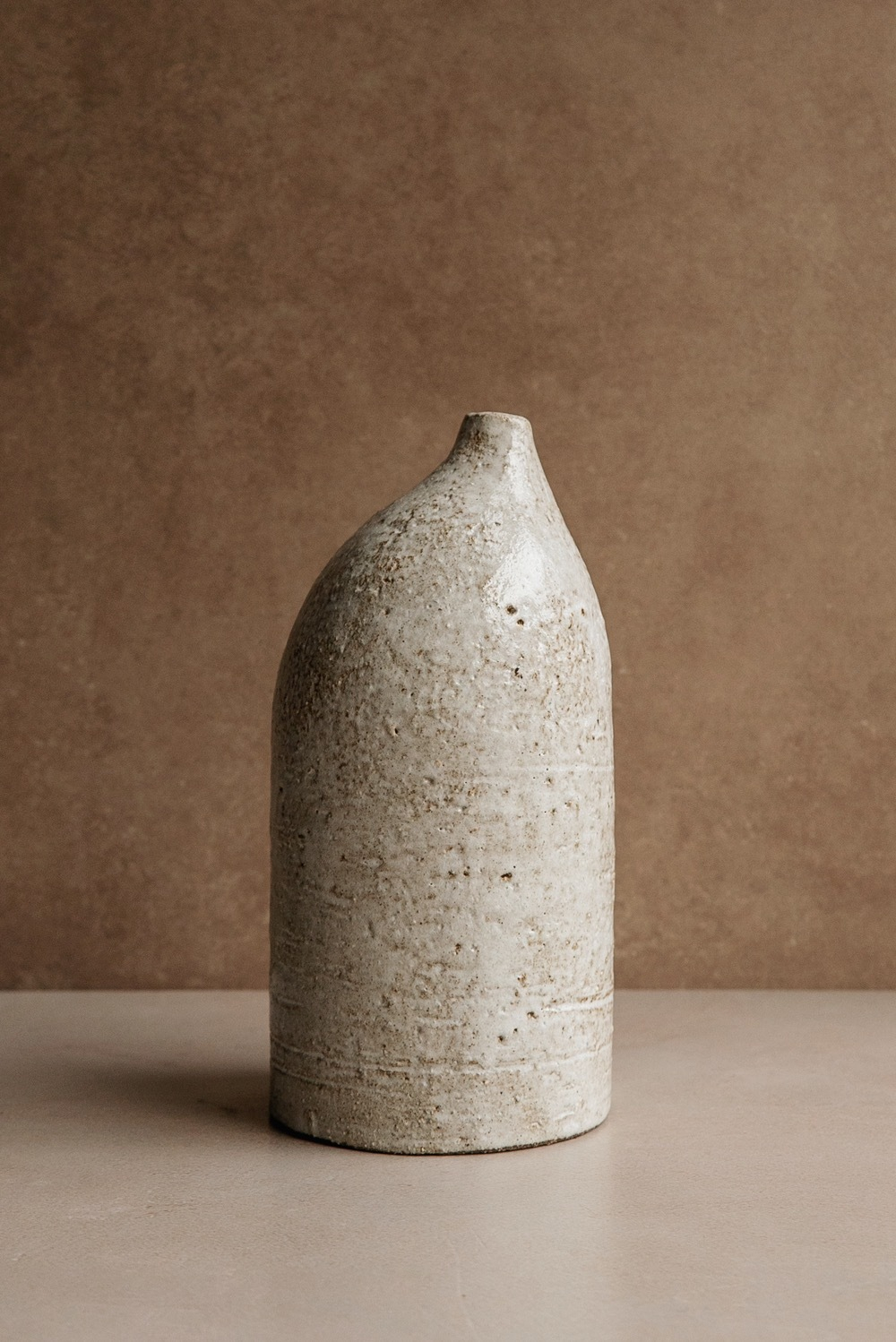 Ваза-бутыль #132, белая глянцевая