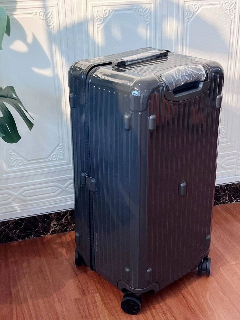 Дорожный чемодан Rimowa Trunk Plus