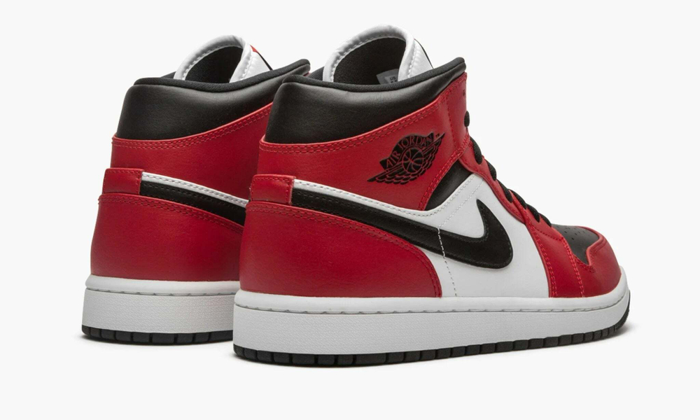 Air Jordan 1 Mid "Chicago - Black Toe"