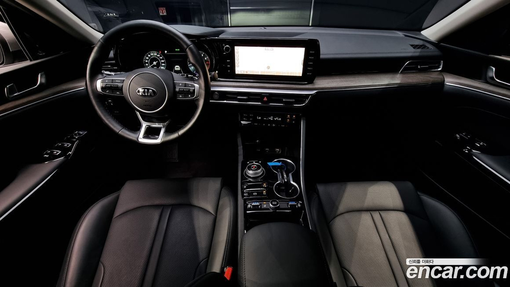 Kia K5 (Optima) 3 Generation 2.0 (04.2020)